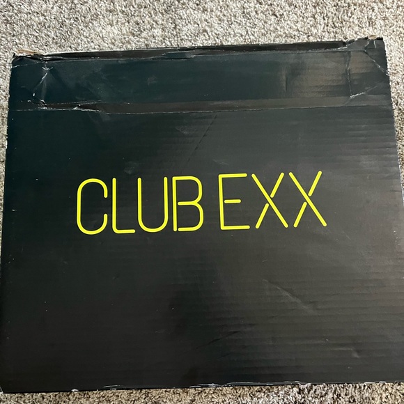 Never worn, still in box. I was gonna wear them to Coachella 2020 lol - Picture 3 of 5